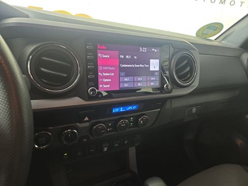 Used 2021 Toyota Tacoma TRD Sport w/ Technology Package image 20