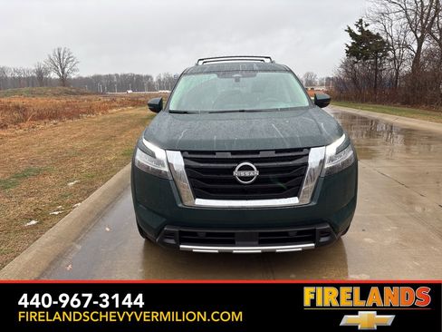 Used 2024 Nissan Pathfinder SL image 8
