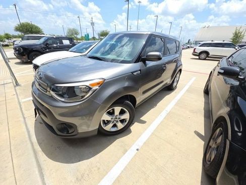 Used 2019 Kia Soul FWD image 1
