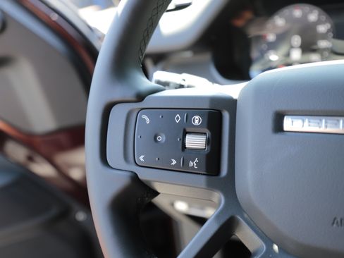 New 2026 Land Rover Defender 90 X-Dynamic SE AWD/4WD image 16