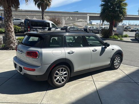 Used 2019 MINI Cooper Clubman w/ Storage Package image 6