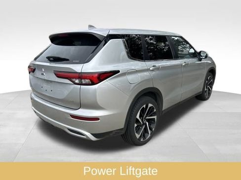 Used 2024 Mitsubishi Outlander SE image 8