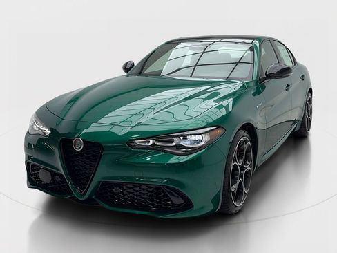 New 2026 Alfa Romeo Giulia w/ Driving Assist Package RWD image 4