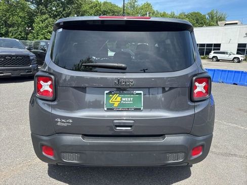 Used 2023 Jeep Renegade Latitude AWD/4WD image 18