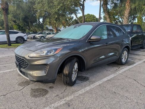 Used 2020 Ford Escape SE FWD image 3