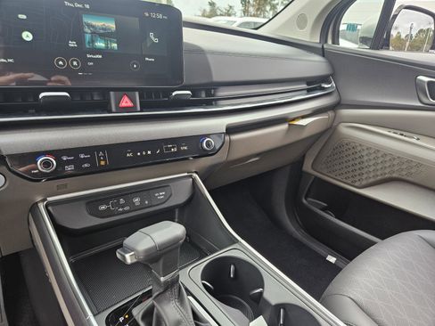 New 2026 Kia Carnival EX image 13