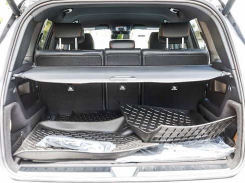 Used 2024 Mercedes-Benz EQB 300 4MATIC image 25