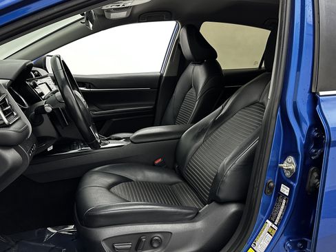 Used 2020 Toyota Camry SE image 13