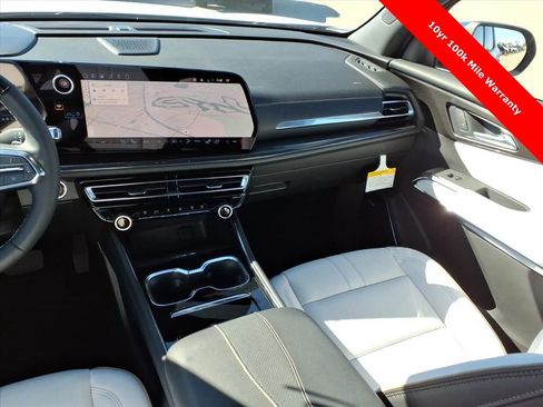 New 2026 Chevrolet Traverse High Country image 14