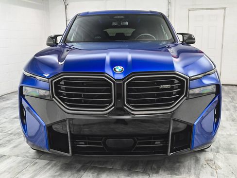 Used 2023 BMW XM AWD/4WD image 2