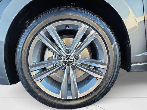 Used 2024 Volkswagen Jetta SE image 22