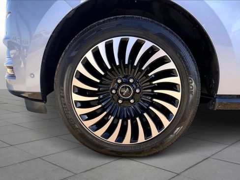 Used 2019 Lincoln Navigator Black Label w/ Cargo Package image 10