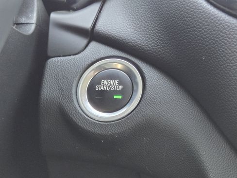 Used 2022 Chevrolet Equinox LT FWD image 17