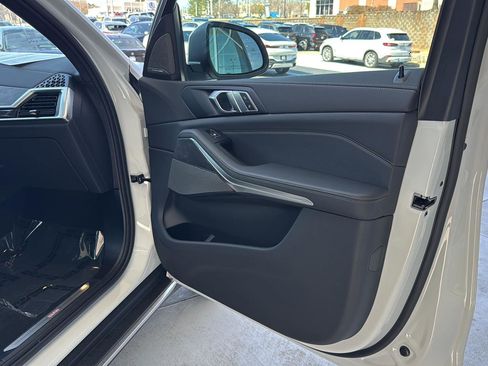 New 2026 BMW X5 sDrive40i w/ Premium Package image 13