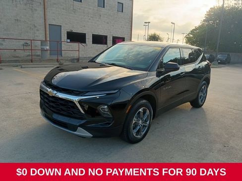 Used 2025 Chevrolet Blazer LT FWD image 1