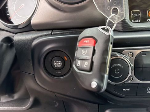 Used 2022 Jeep Wrangler Unlimited Willys image 41