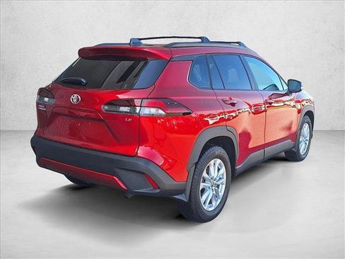 Used 2026 Toyota Corolla Cross LE image 5