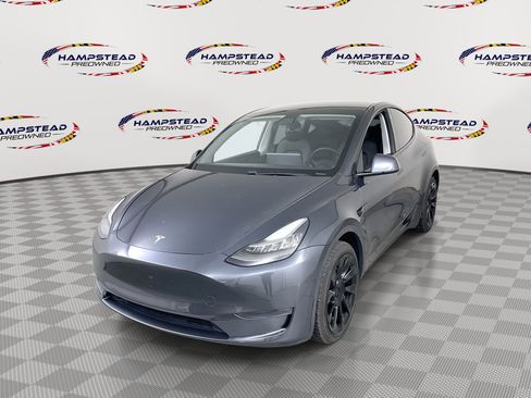 Used 2021 Tesla Model Y Long Range image 1