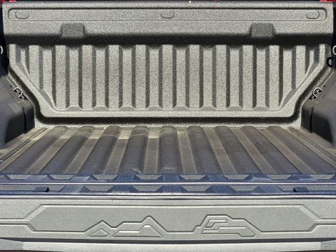 Used 2025 Chevrolet Colorado Trail Boss image 35