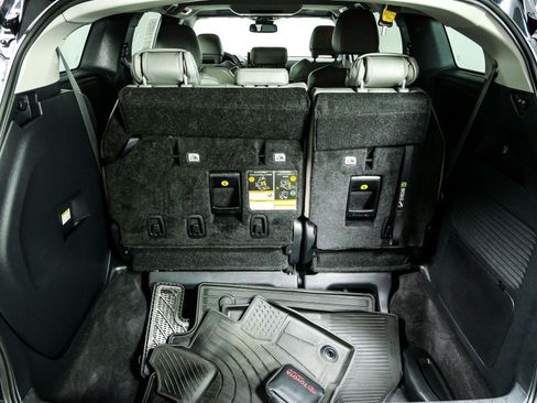 Used 2025 Toyota Sienna XLE w/ XLE Plus Package FWD image 31