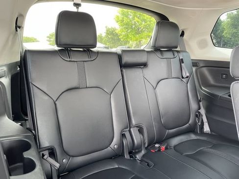 Certified 2025 Honda Pilot Touring image 30