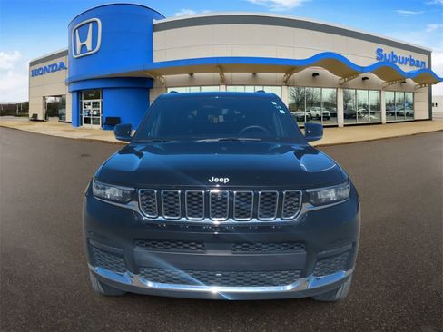 Used 2024 Jeep Grand Cherokee L Limited w/ Luxury Tech Group II image 3