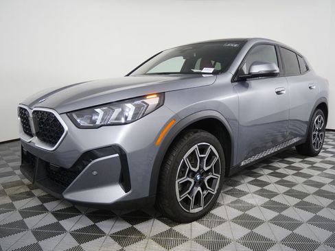 Certified 2025 BMW X2 xDrive28i image 7