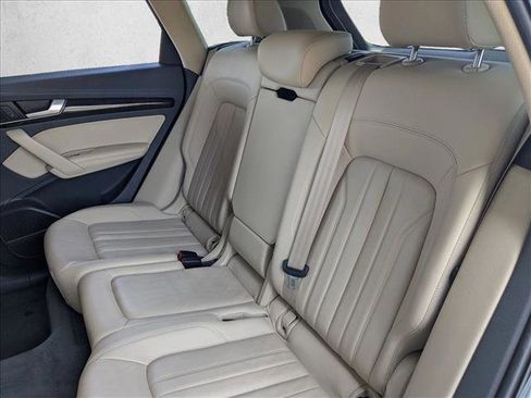 Used 2019 Audi Q5 2.0T Premium Plus w/ Premium Plus Package image 21