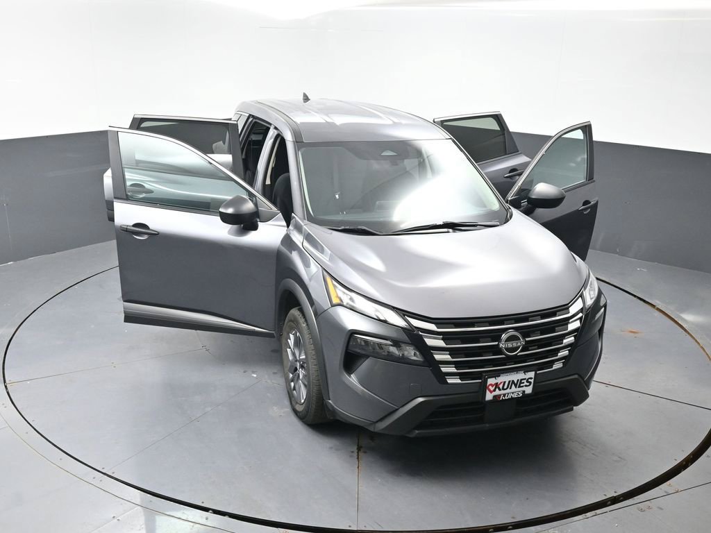 Used 2024 Nissan Rogue S AWD/4WD image 58