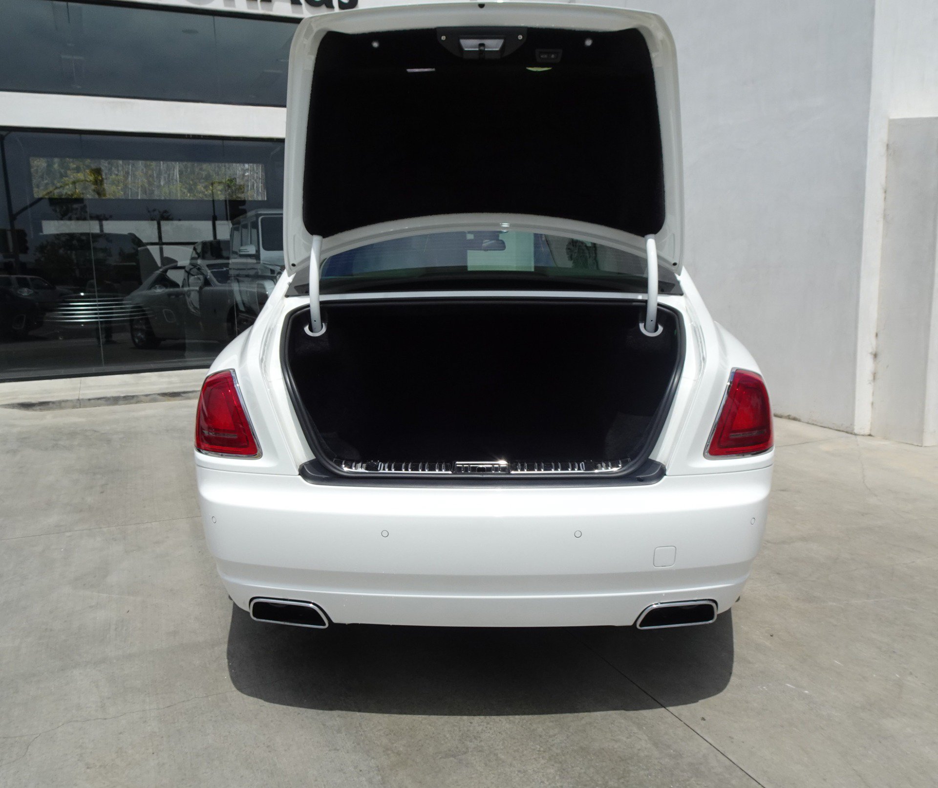 Used 2012 Rolls-Royce Ghost RWD image 6