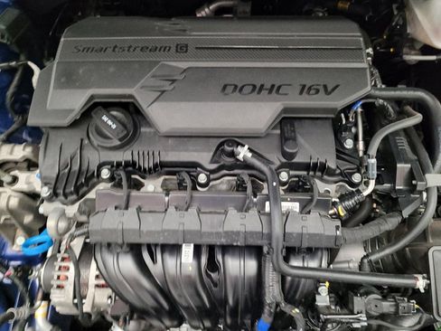 Used 2025 Hyundai Elantra SEL FWD image 30