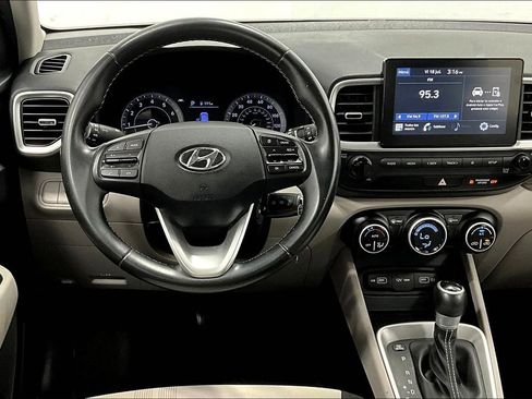 Used 2022 Hyundai Venue SEL w/ Cargo Package image 7