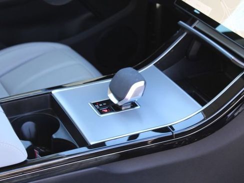 Used 2025 Land Rover Range Rover Evoque S image 26