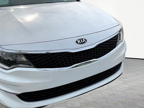 Used 2016 Kia Optima LX FWD image 29
