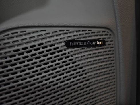 Used 2017 Chrysler Pacifica Limited image 43