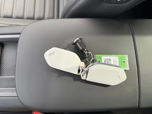 Certified 2024 Kia EV9 Land w/ Towing Package AWD/4WD image 37