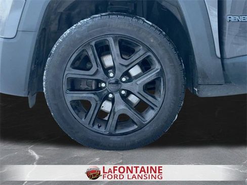 Used 2016 Jeep Renegade Latitude image 32