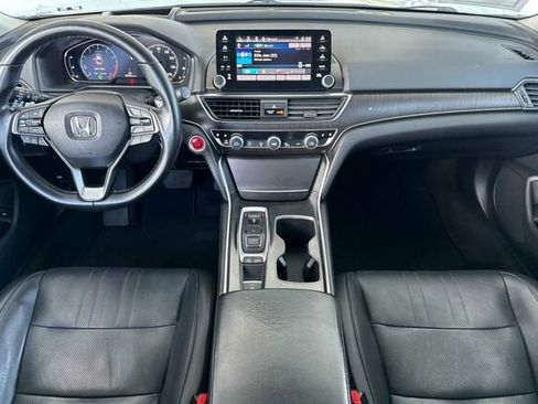 Used 2018 Honda Accord Touring image 13