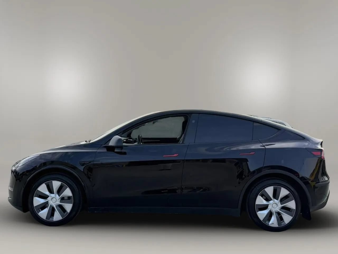 Used 2023 Tesla Model Y AWD image 8