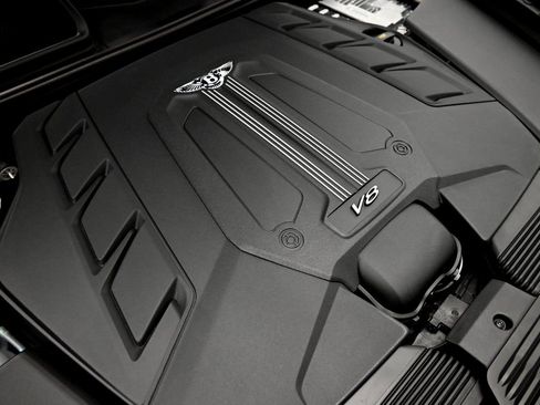 New 2025 Bentley Bentayga AWD/4WD image 31