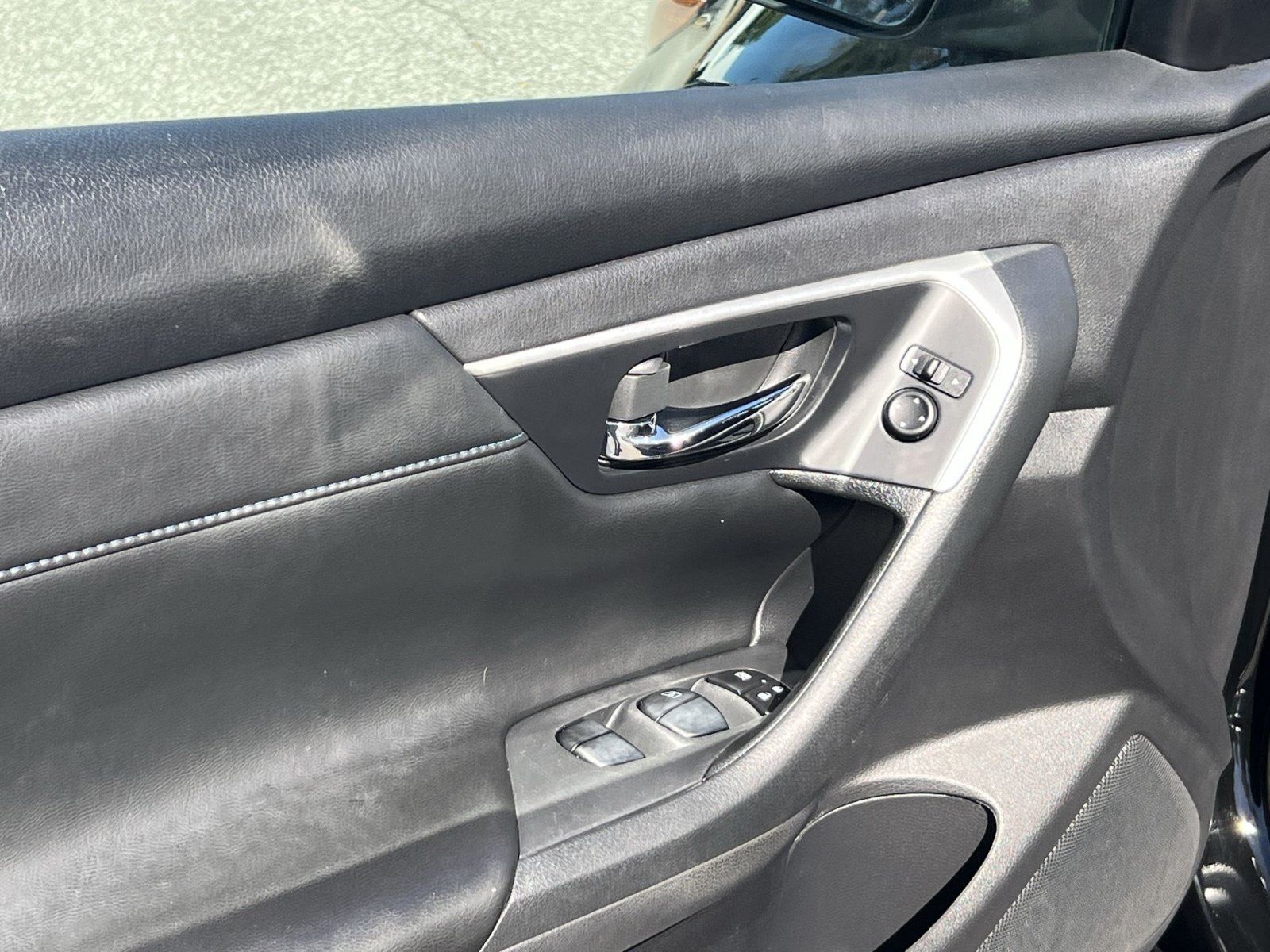 Used 2018 Nissan Altima 2.5 SR FWD image 15