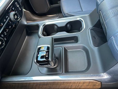 Used 2025 Chevrolet Silverado 1500 High Country w/ Technology Package RWD image 38