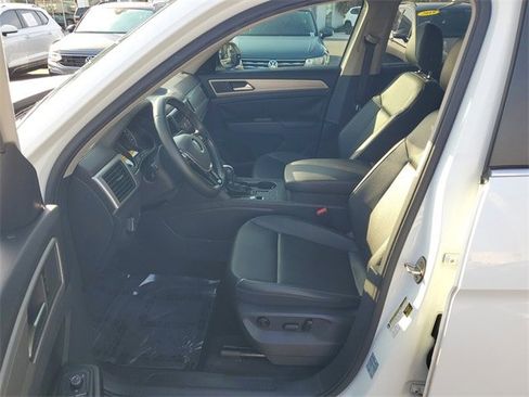 Used 2019 Volkswagen Atlas SE w/ Towing Package image 18