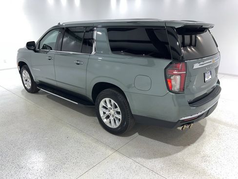 Used 2024 Chevrolet Suburban Premier image 3