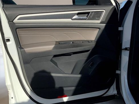 Used 2022 Volkswagen Atlas SEL Premium image 22