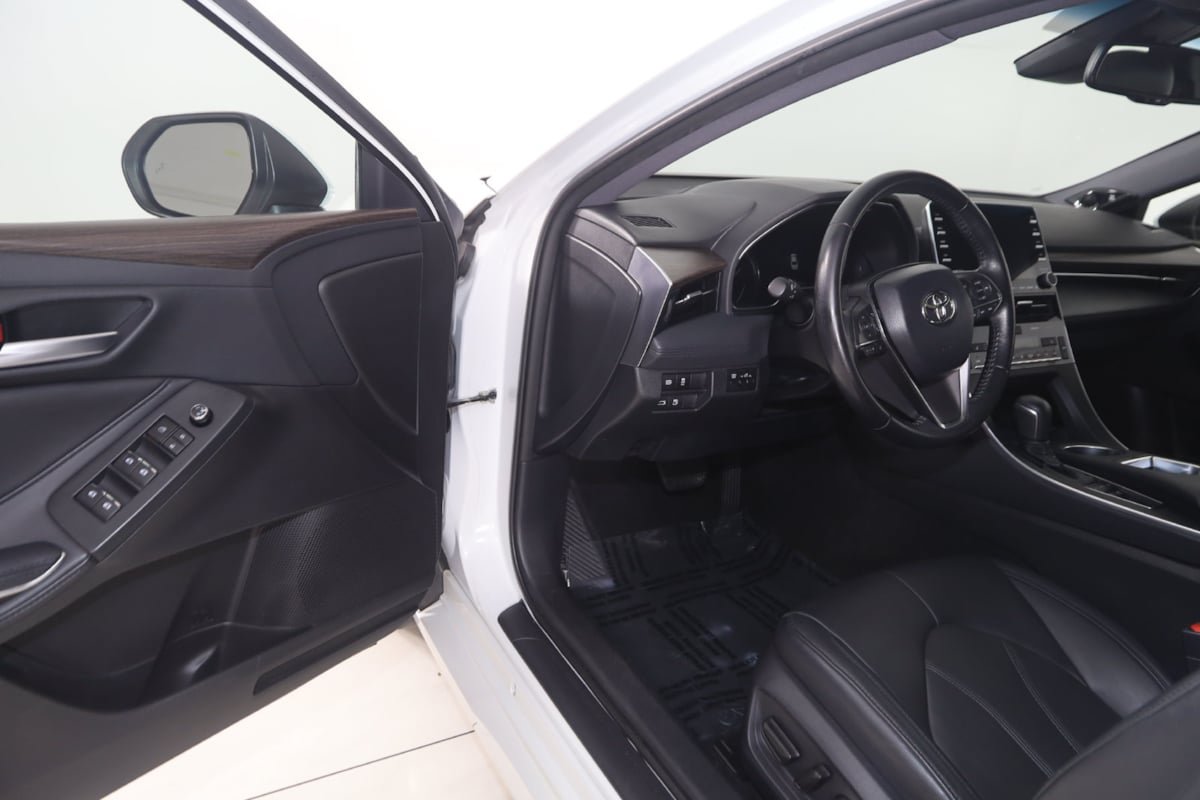 Used 2019 Toyota Avalon XLE w/ Moonroof Package FWD image 40