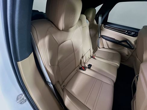 Used 2023 Porsche Cayenne S image 29