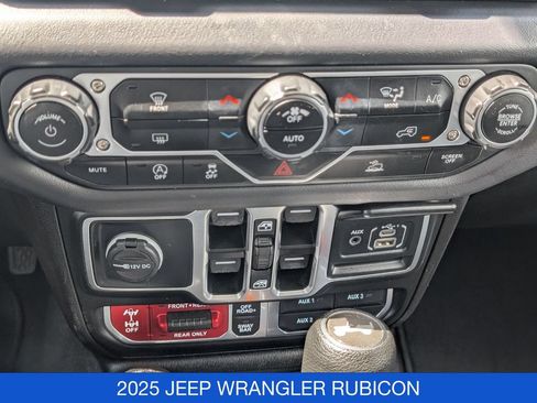 Used 2025 Jeep Wrangler Unlimited Rubicon AWD/4WD image 26