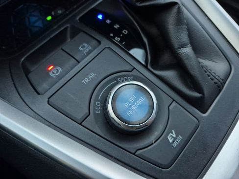 Used 2020 Toyota RAV4 XSE image 26