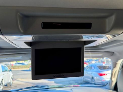 Used 2014 Chevrolet Suburban LT w/ Luxury Package image 15